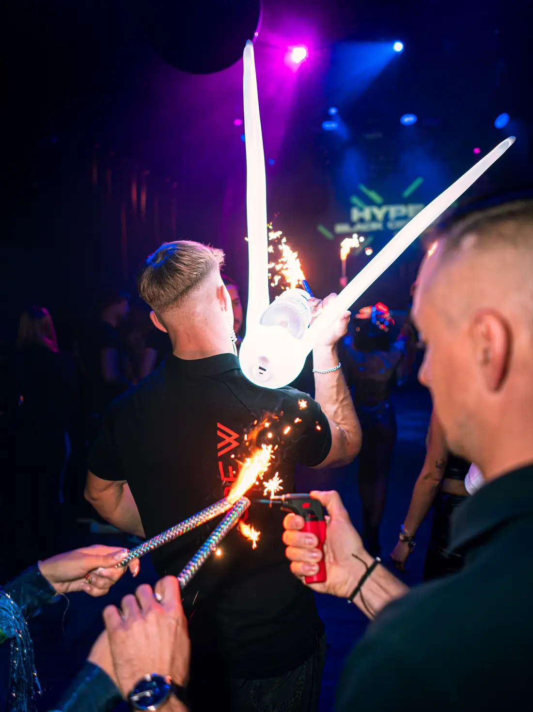 Guests with sparklers on the dance floor at Eventstage Krems