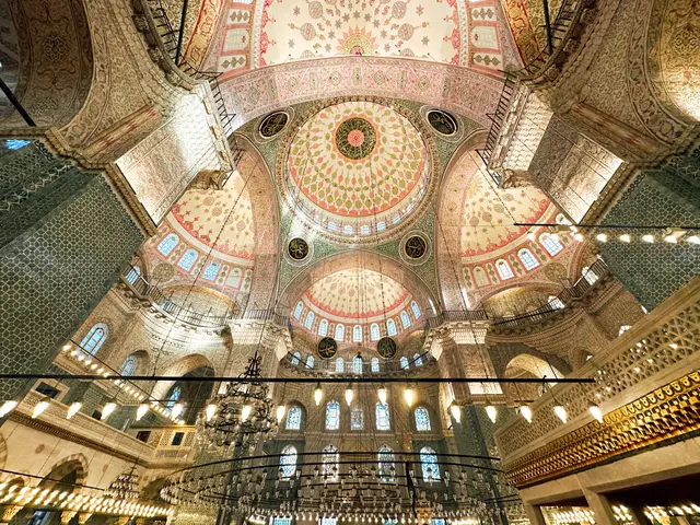 Istanbul, travel photo 12 of 15 by Pixellab-Media